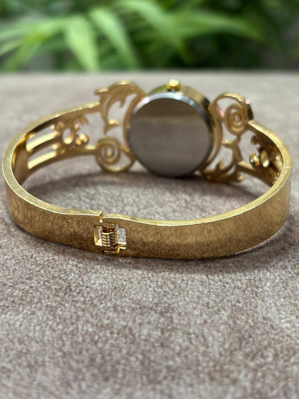 premium anti tarnish watch (water proof) premium anti tarnish watch (water proof)